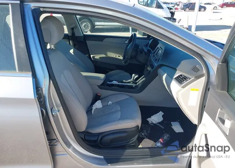 2016 Hyundai Sonata Hybrid Se from USA, damaged, VIN KMHE24L18GA011808